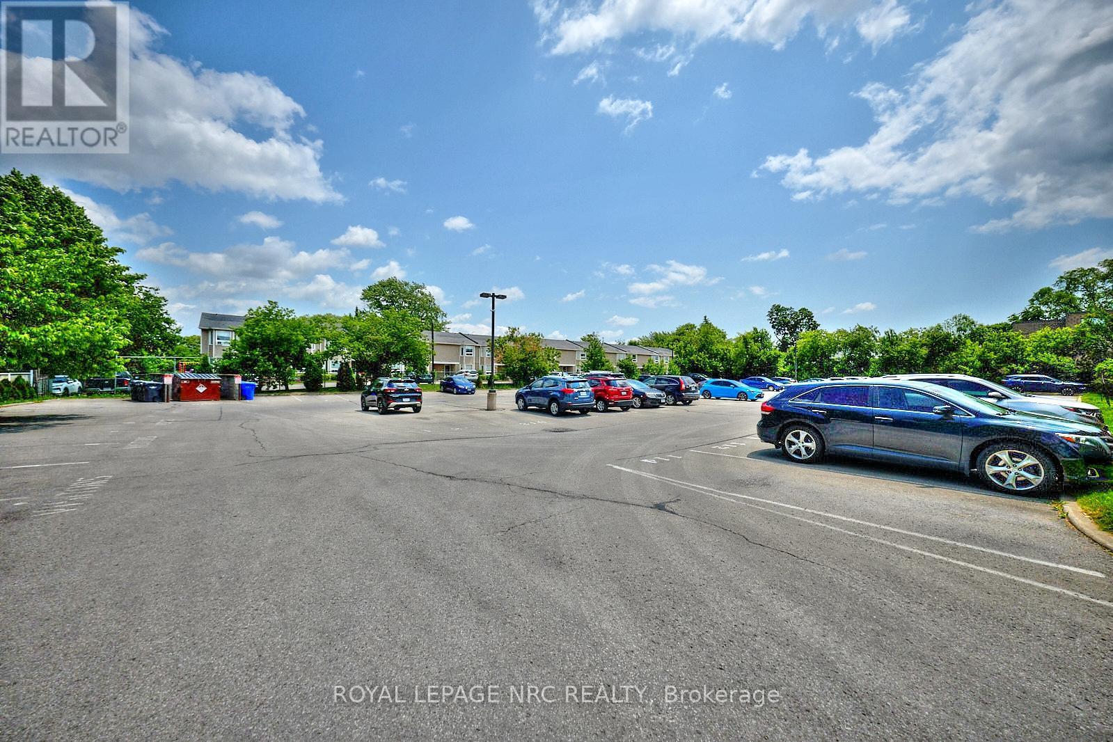 












111 - 242 OAKDALE AVENUE

,
St. Catharines (Oakdale),




Ontario
L2P3K5

