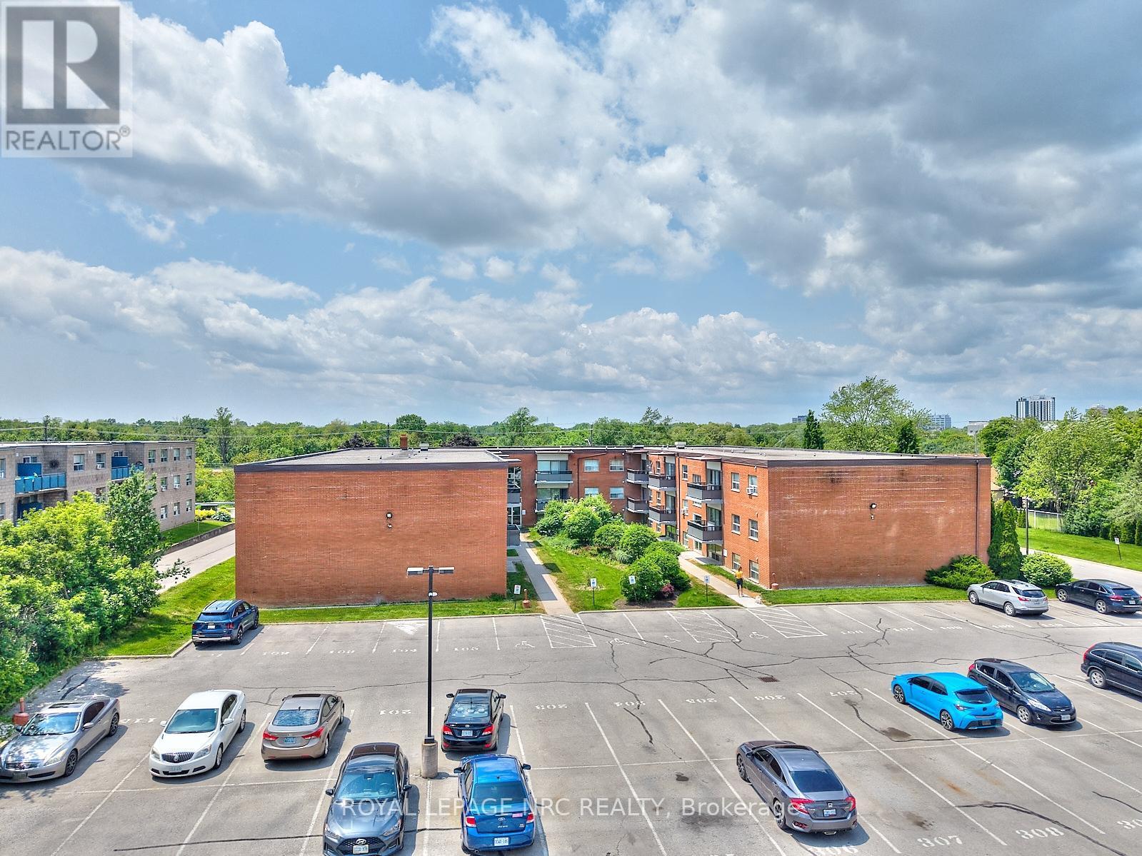 












111 - 242 OAKDALE AVENUE

,
St. Catharines (Oakdale),




Ontario
L2P3K5

