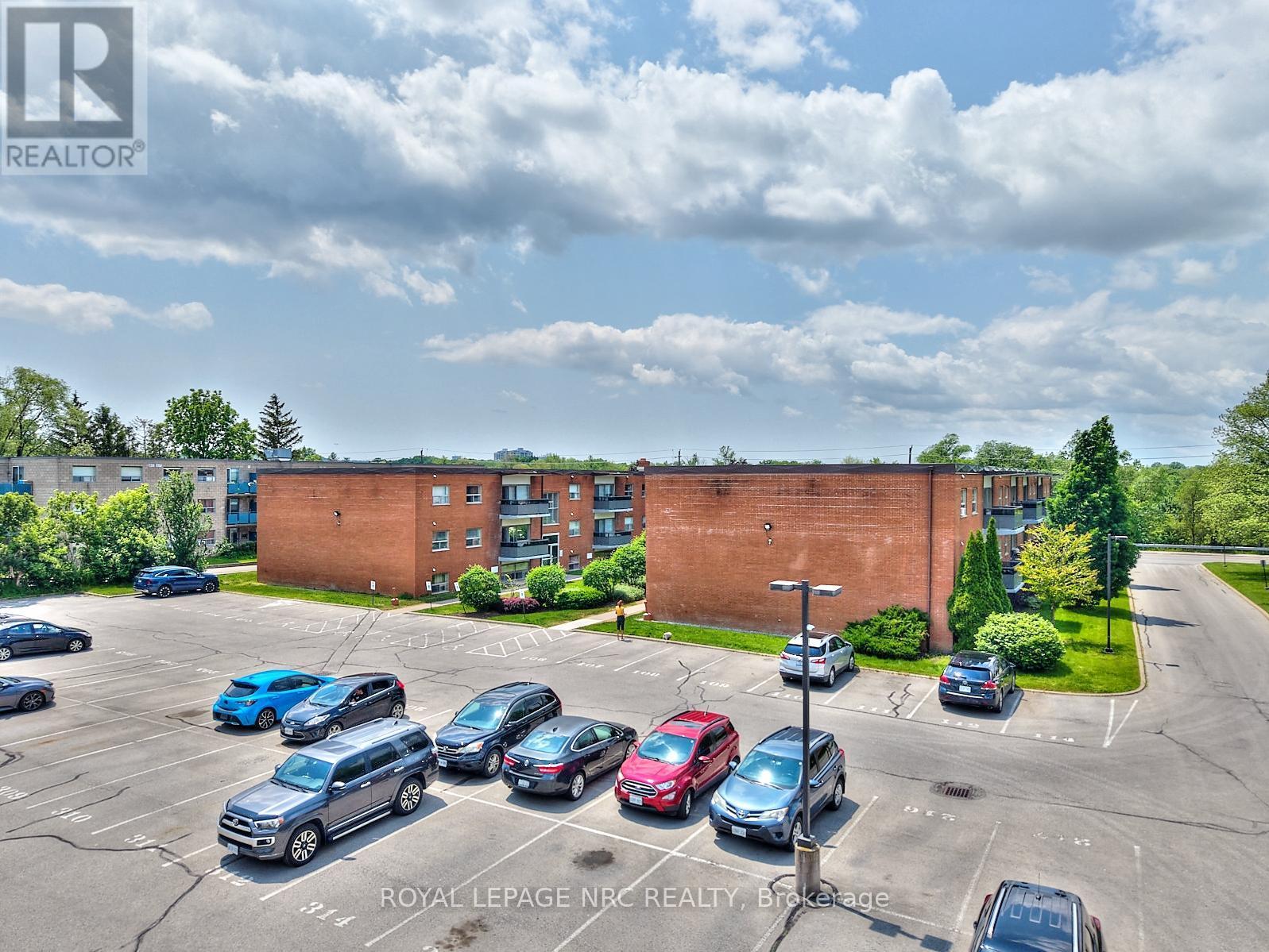 












111 - 242 OAKDALE AVENUE

,
St. Catharines (Oakdale),




Ontario
L2P3K5


