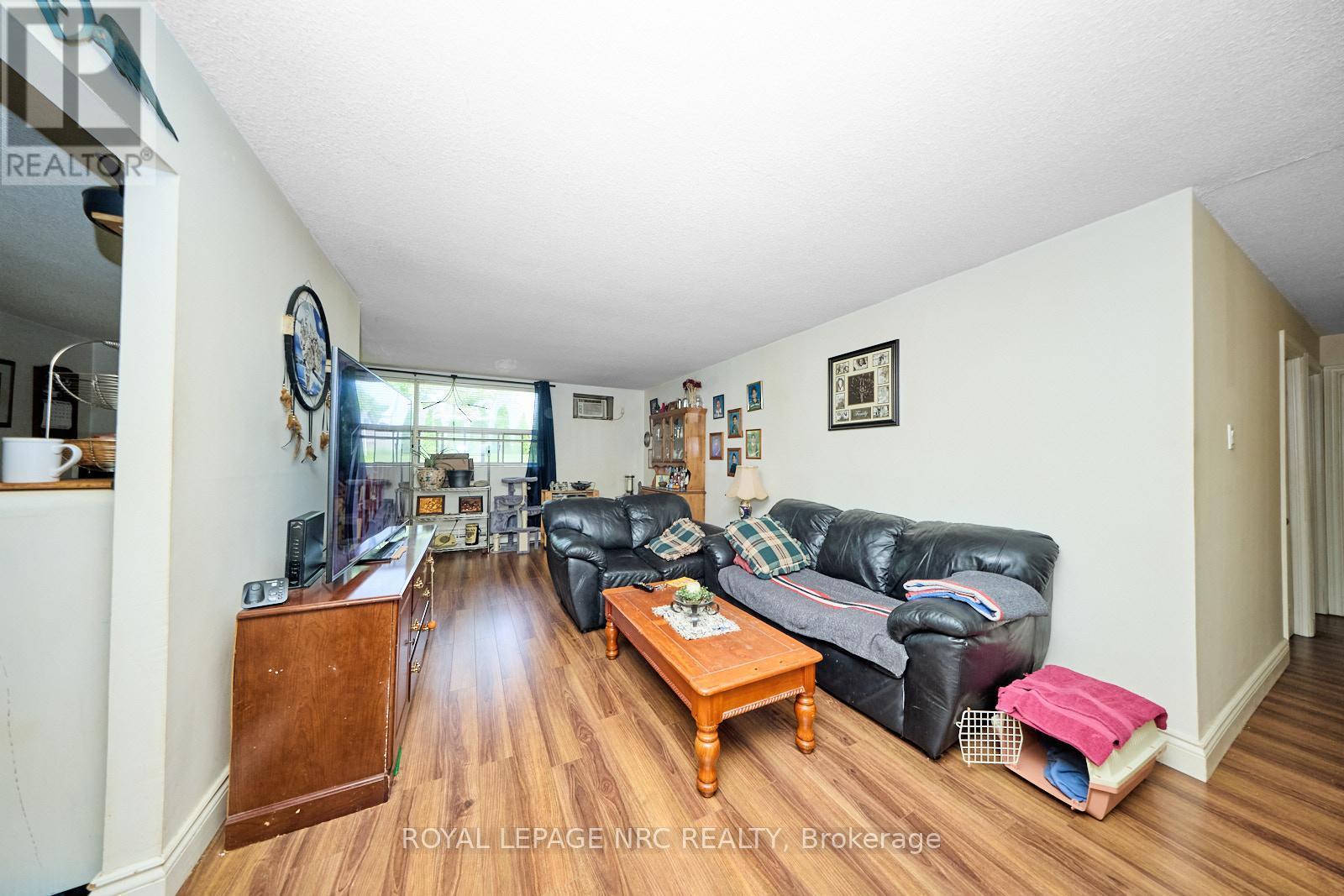 












111 - 242 OAKDALE AVENUE

,
St. Catharines (Oakdale),




Ontario
L2P3K5

