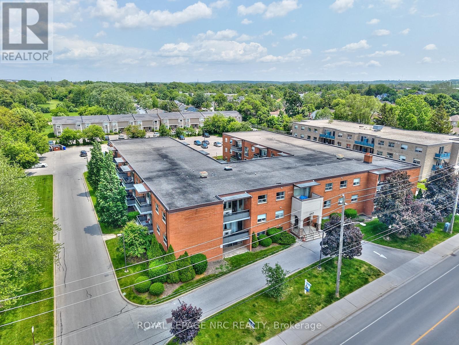 












111 - 242 OAKDALE AVENUE

,
St. Catharines (Oakdale),




Ontario
L2P3K5

