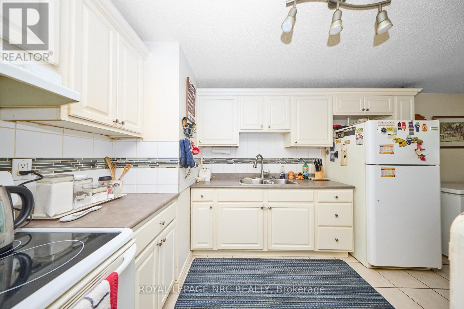 












111 - 242 OAKDALE AVENUE

,
St. Catharines (Oakdale),




Ontario
L2P3K5

