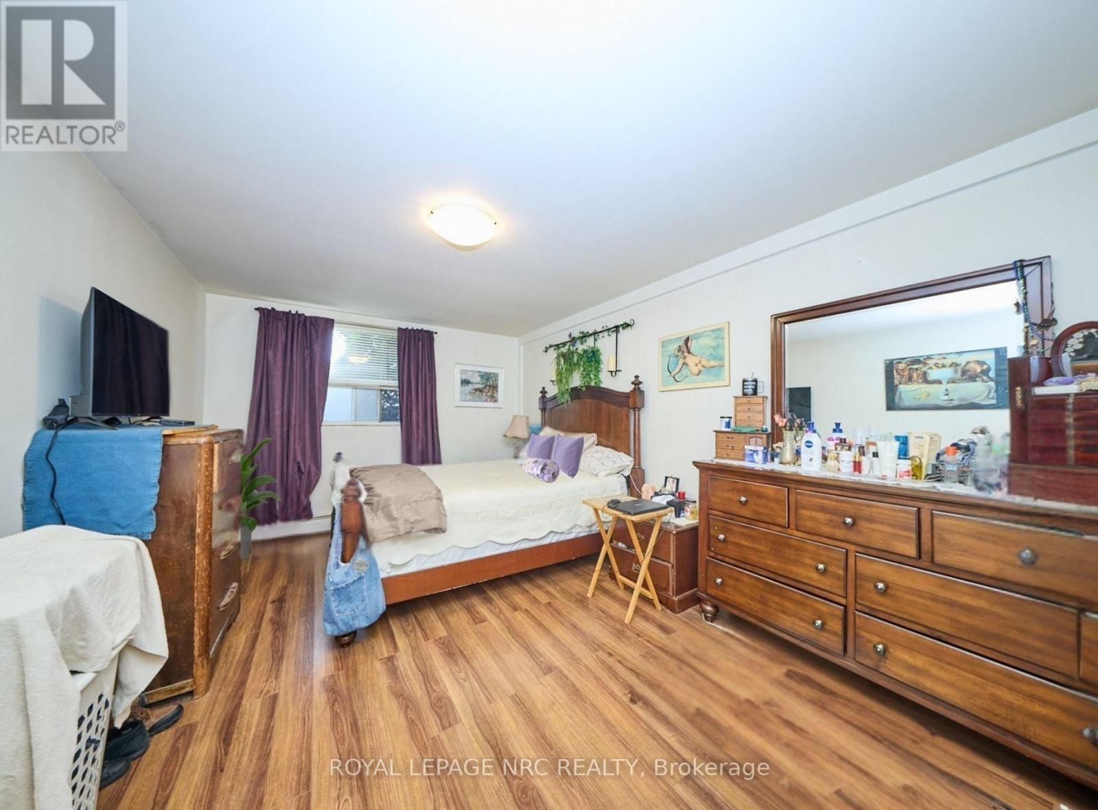 












111 - 242 OAKDALE AVENUE

,
St. Catharines (Oakdale),




Ontario
L2P3K5

