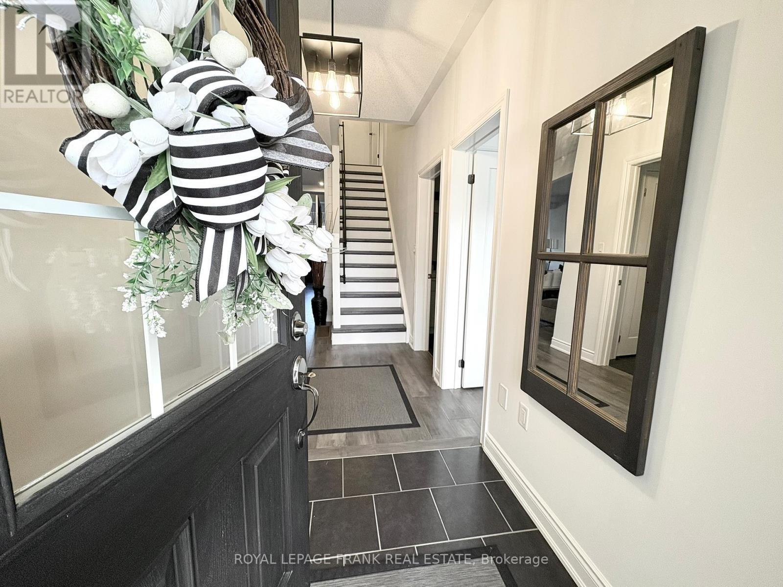 












1540 DUNEDIN CRESCENT

,
Oshawa (Taunton),




Ontario
L1K0T9

