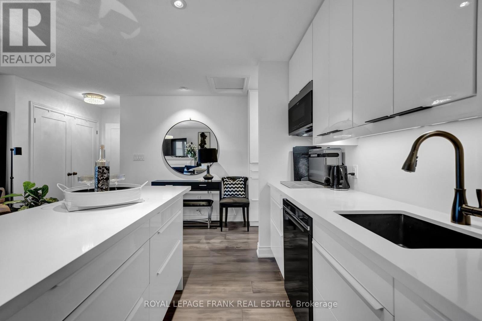 












1540 DUNEDIN CRESCENT

,
Oshawa (Taunton),




Ontario
L1K0T9

