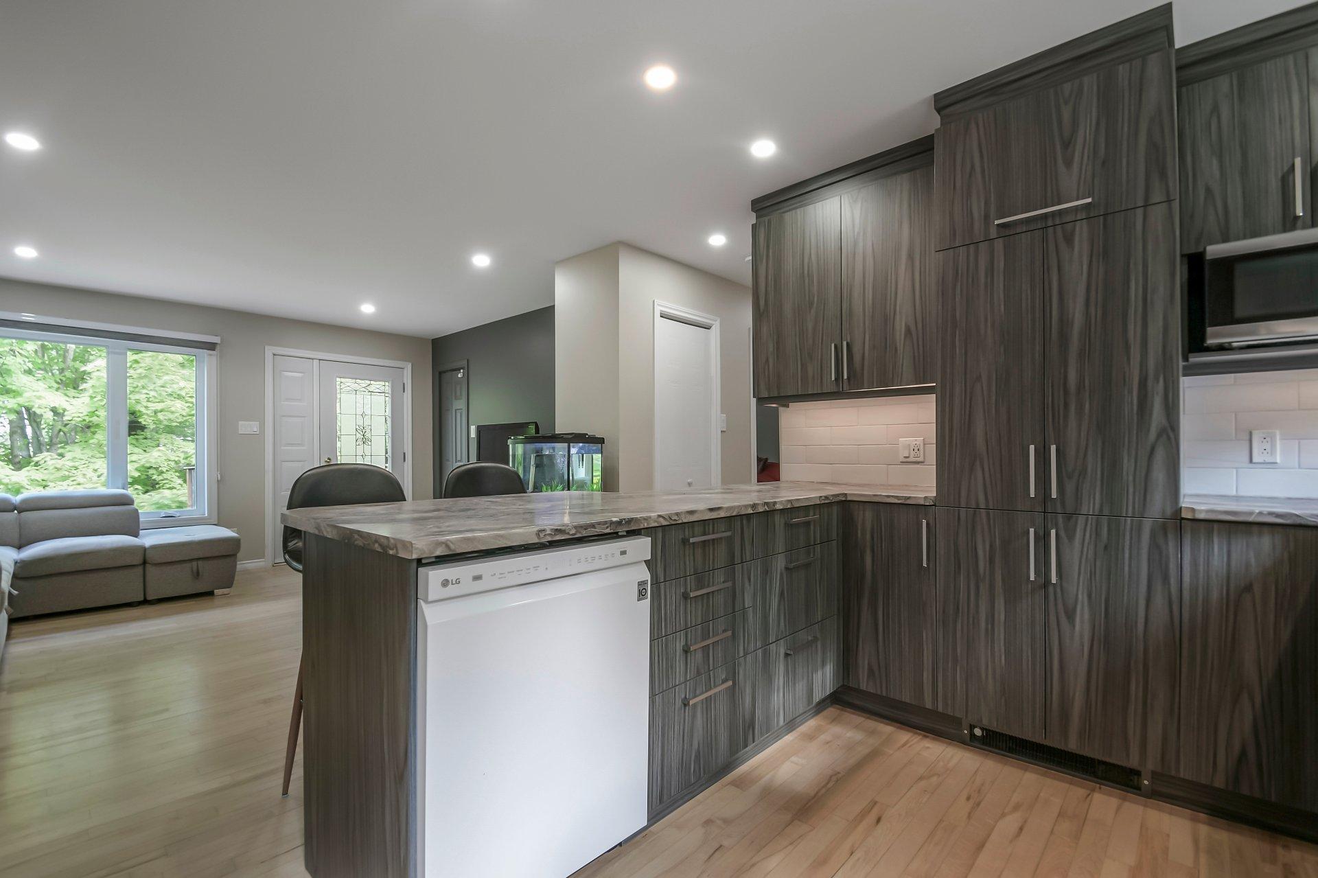 









274


Rue Montcalm

,
Saint-Colomban,




QC
J7K1A1

