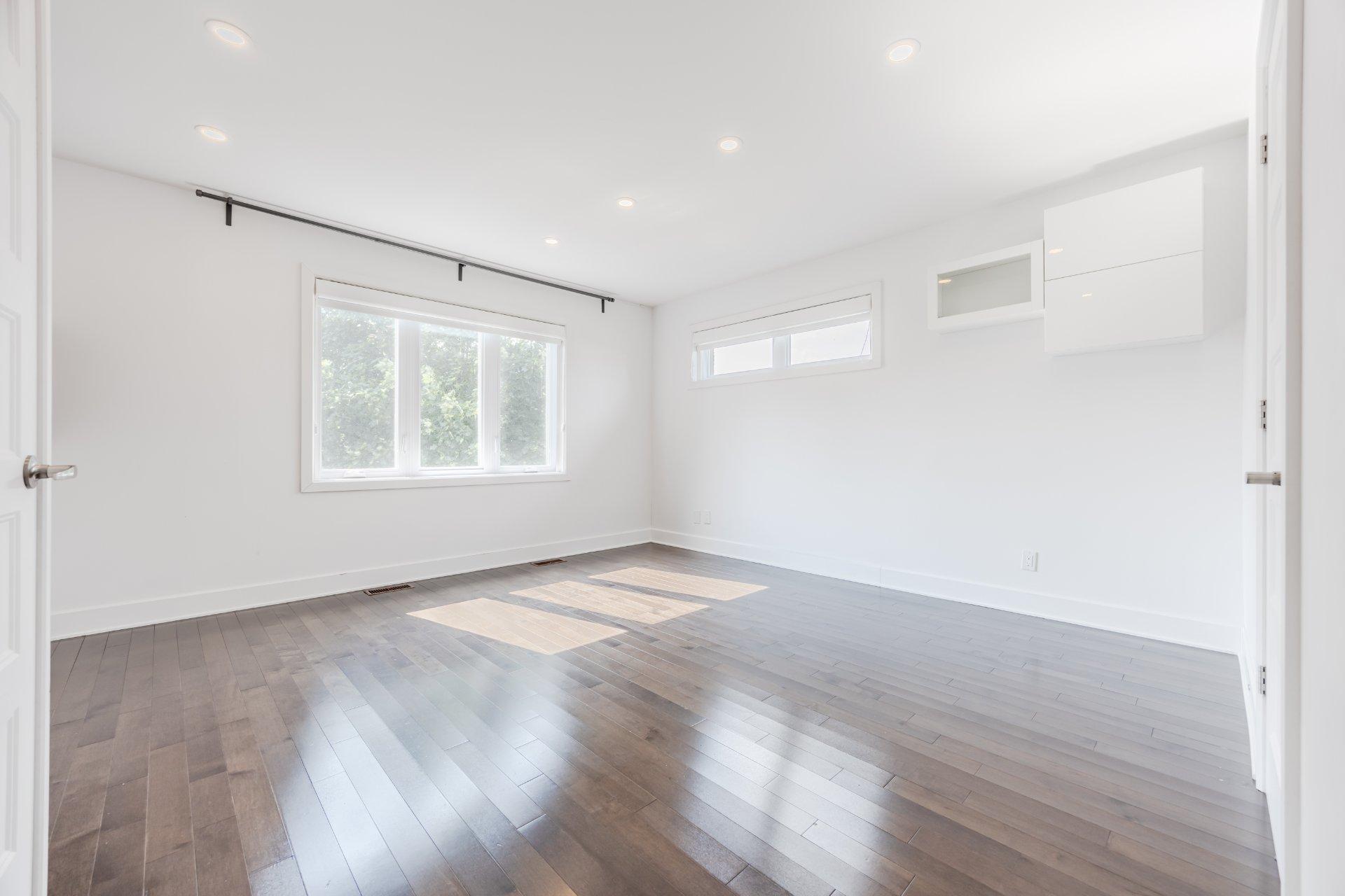 









3640


Rue Orléans

,
Brossard,




QC
J4Y2L9

