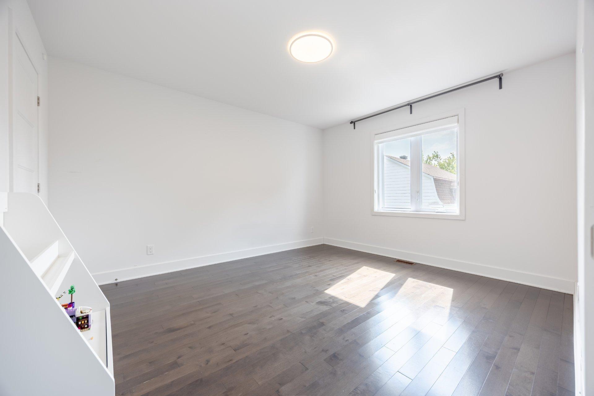 









3640


Rue Orléans

,
Brossard,




QC
J4Y2L9


