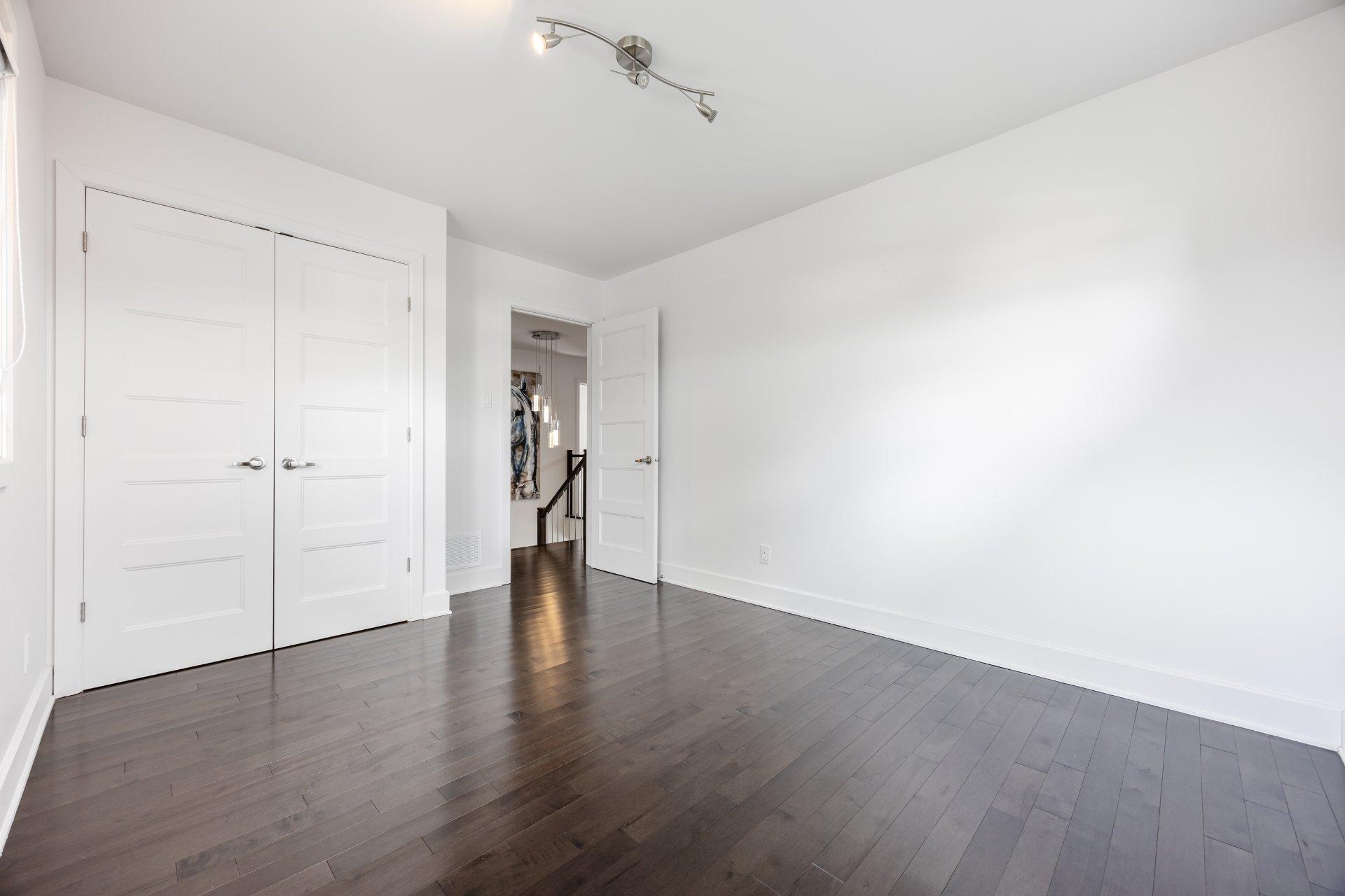 









3640


Rue Orléans

,
Brossard,




QC
J4Y2L9

