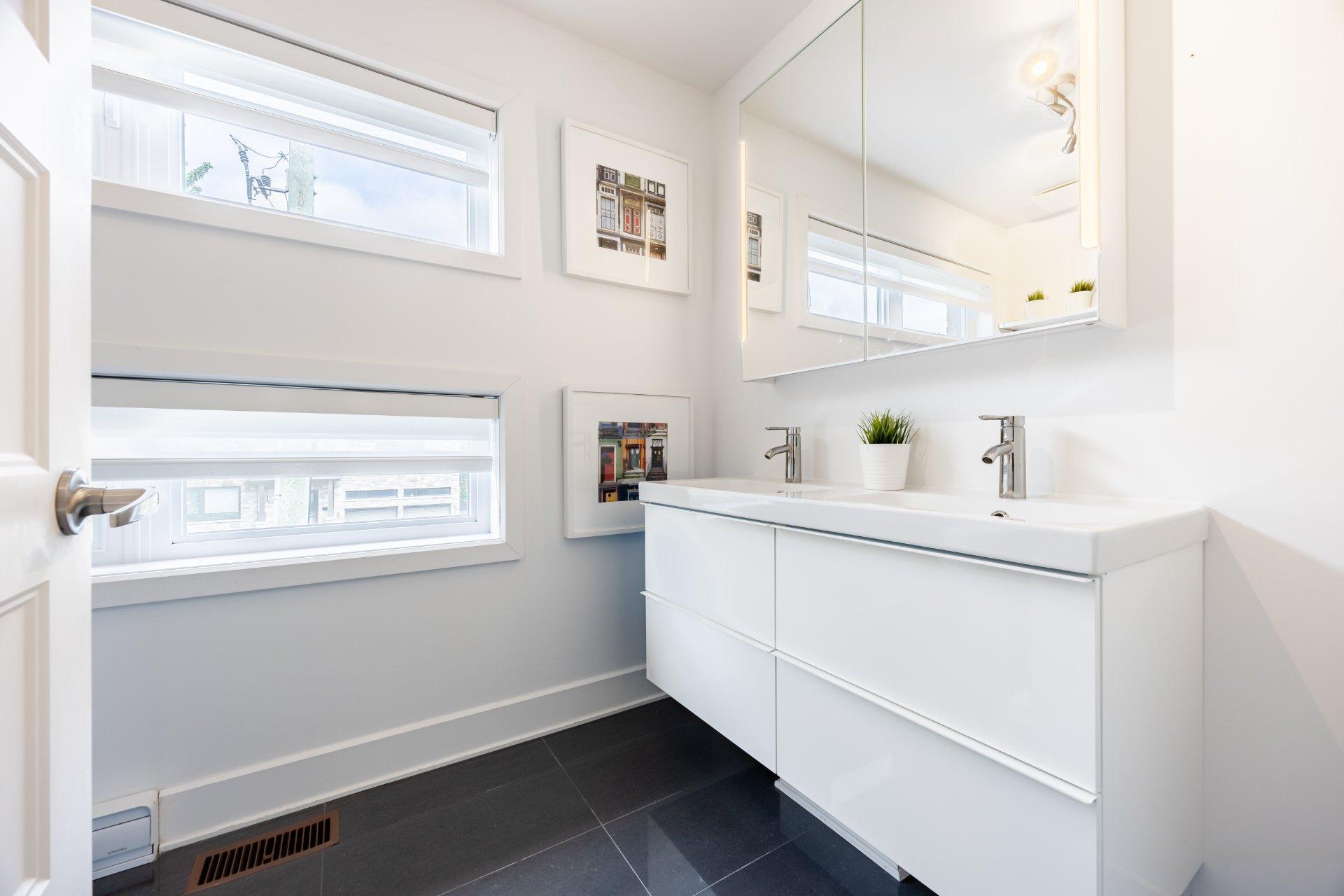 









3640


Rue Orléans

,
Brossard,




QC
J4Y2L9

