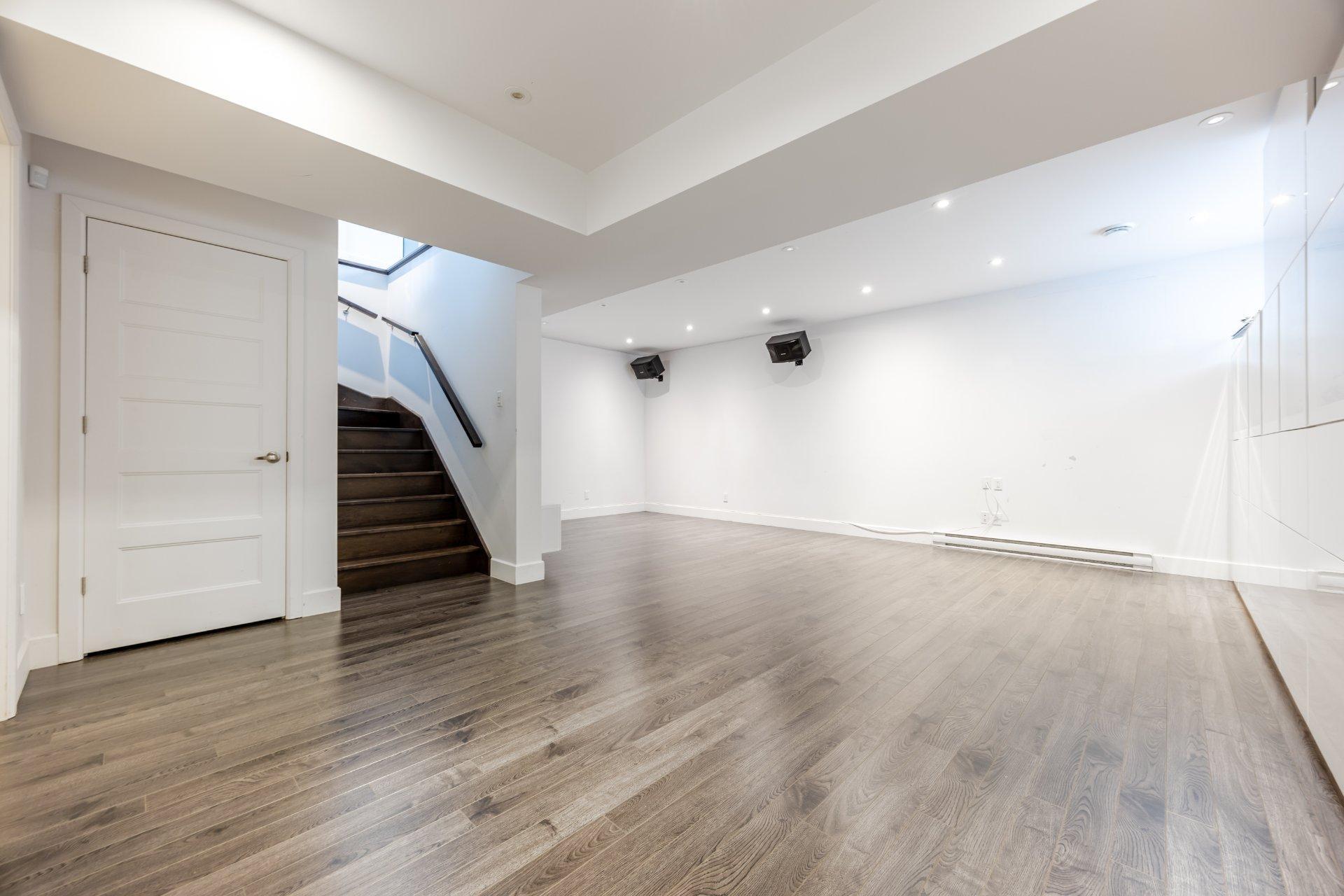 









3640


Rue Orléans

,
Brossard,




QC
J4Y2L9

