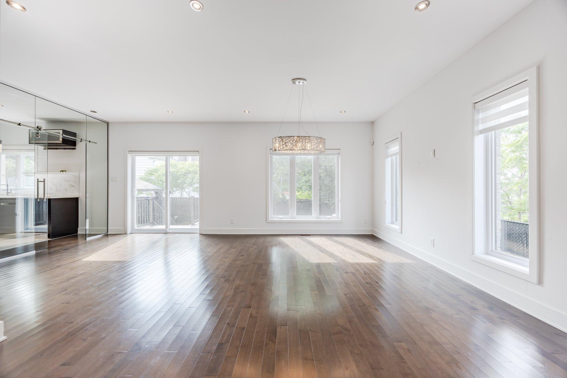 









3640


Rue Orléans

,
Brossard,




QC
J4Y2L9

