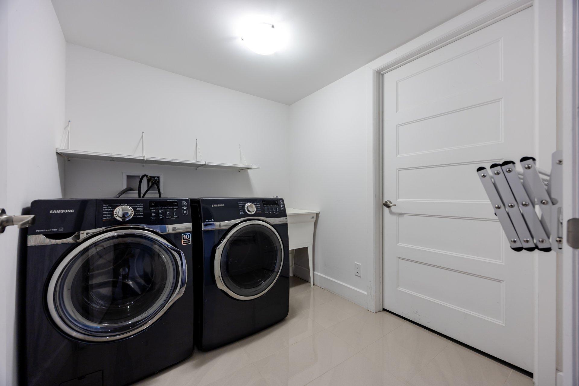 









3640


Rue Orléans

,
Brossard,




QC
J4Y2L9

