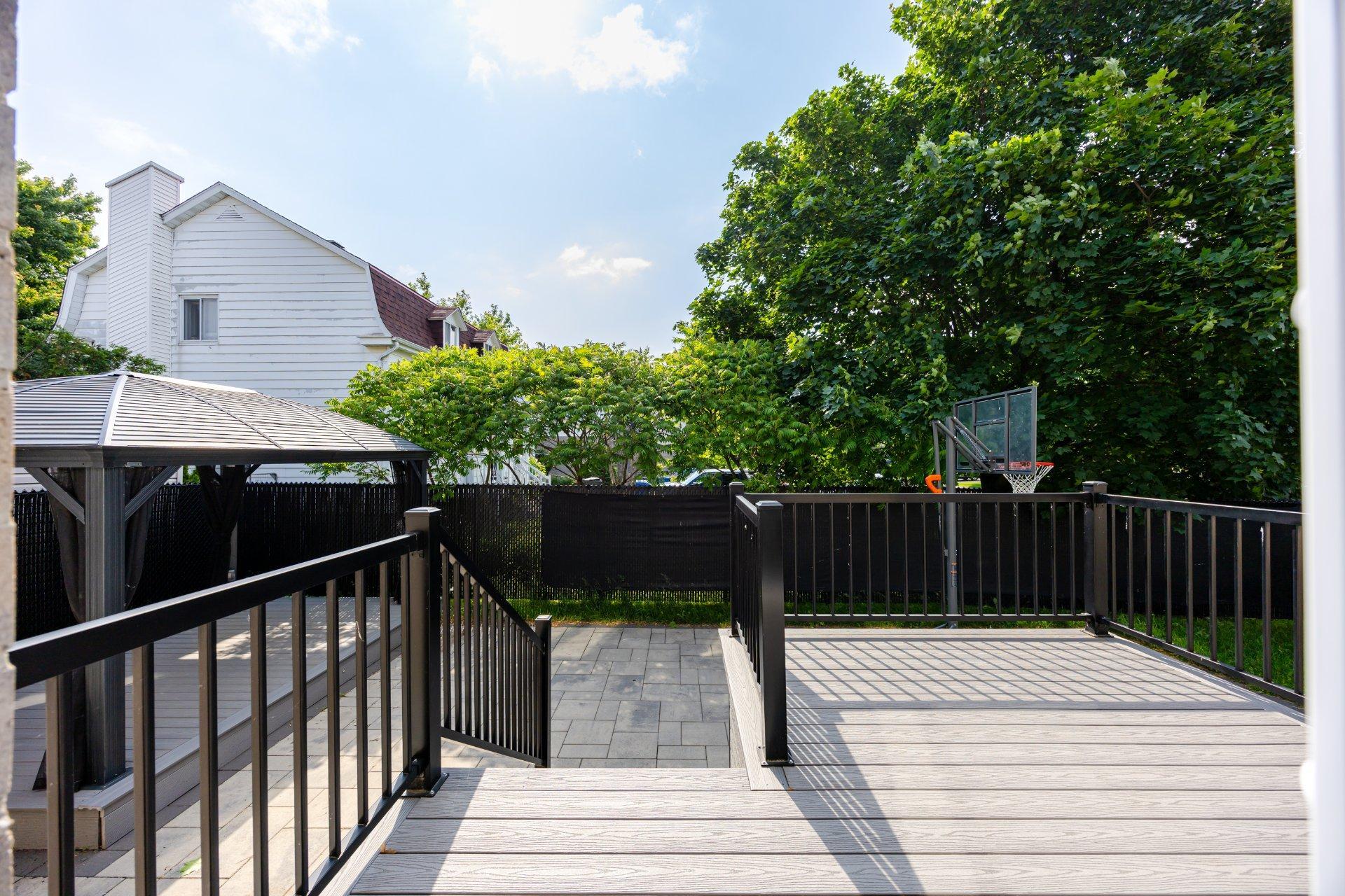 









3640


Rue Orléans

,
Brossard,




QC
J4Y2L9

