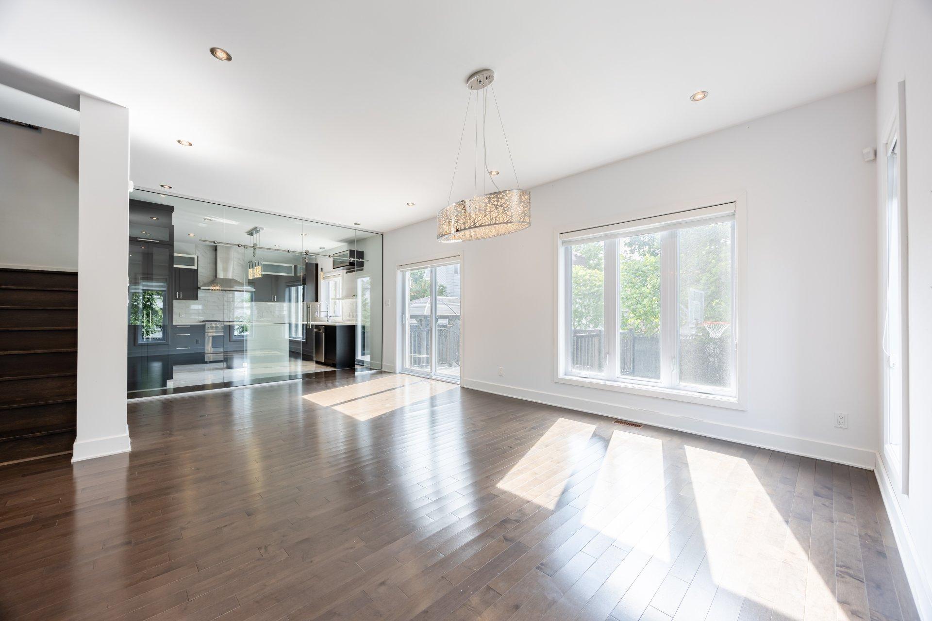 









3640


Rue Orléans

,
Brossard,




QC
J4Y2L9

