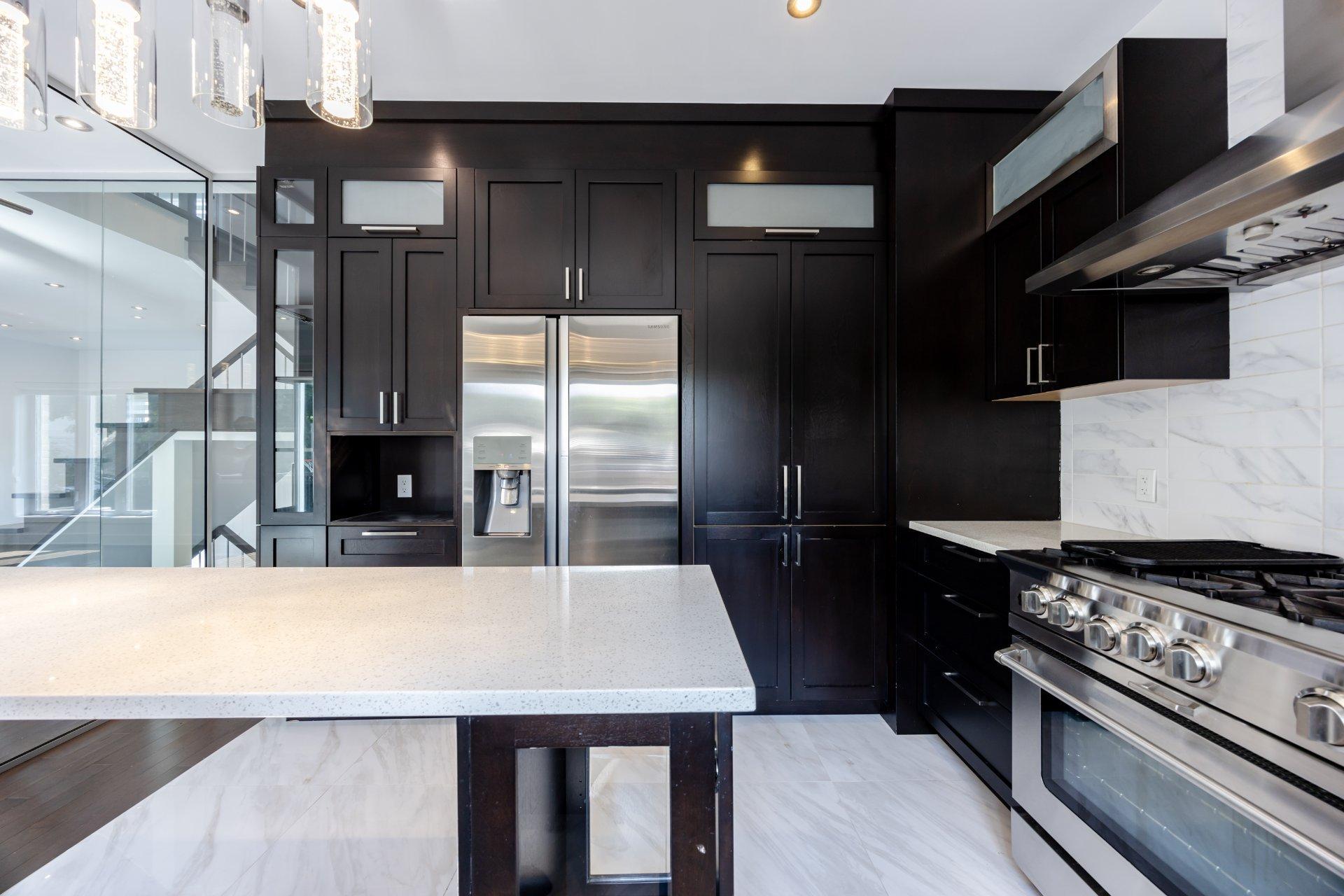 









3640


Rue Orléans

,
Brossard,




QC
J4Y2L9

