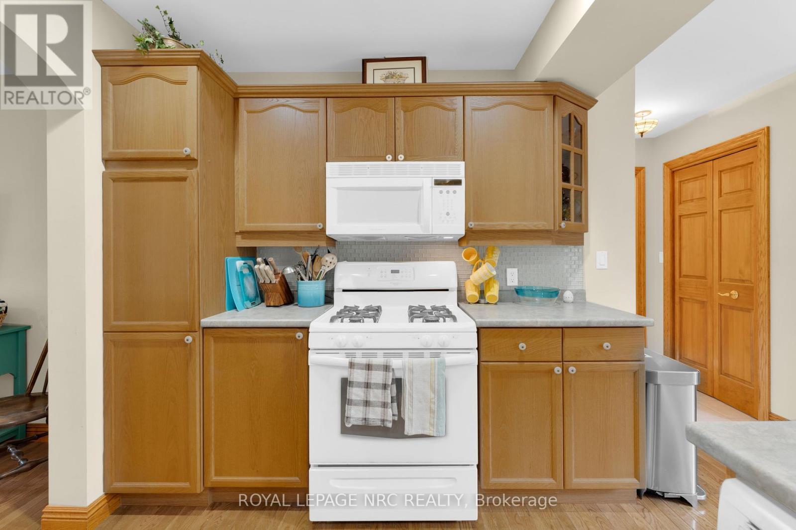 












331 CHERRYHILL BOULEVARD S

,
Fort Erie (Crystal Beach),




Ontario
L0S1B0

