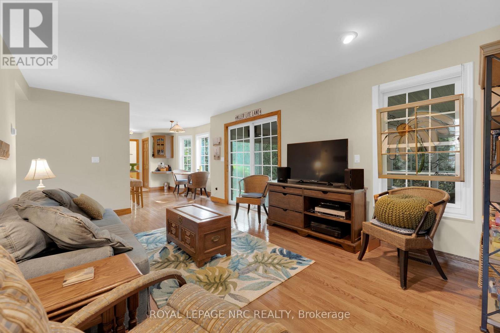 












331 CHERRYHILL BOULEVARD S

,
Fort Erie (Crystal Beach),




Ontario
L0S1B0

