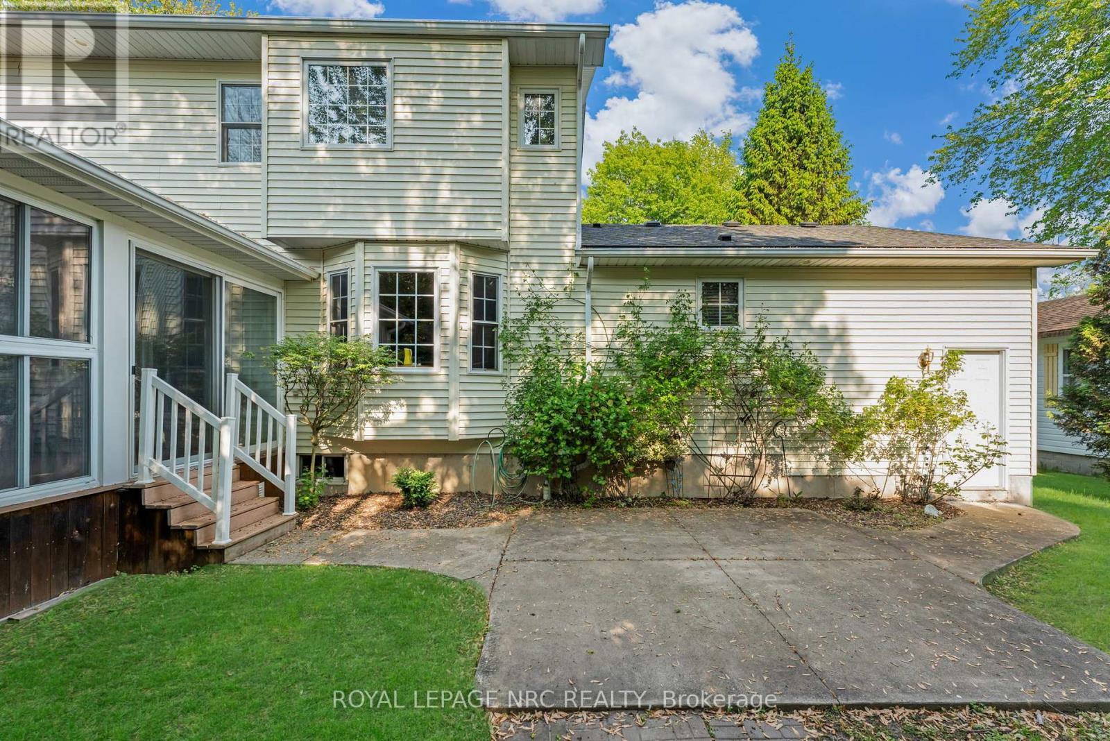 












331 CHERRYHILL BOULEVARD S

,
Fort Erie (Crystal Beach),




Ontario
L0S1B0

