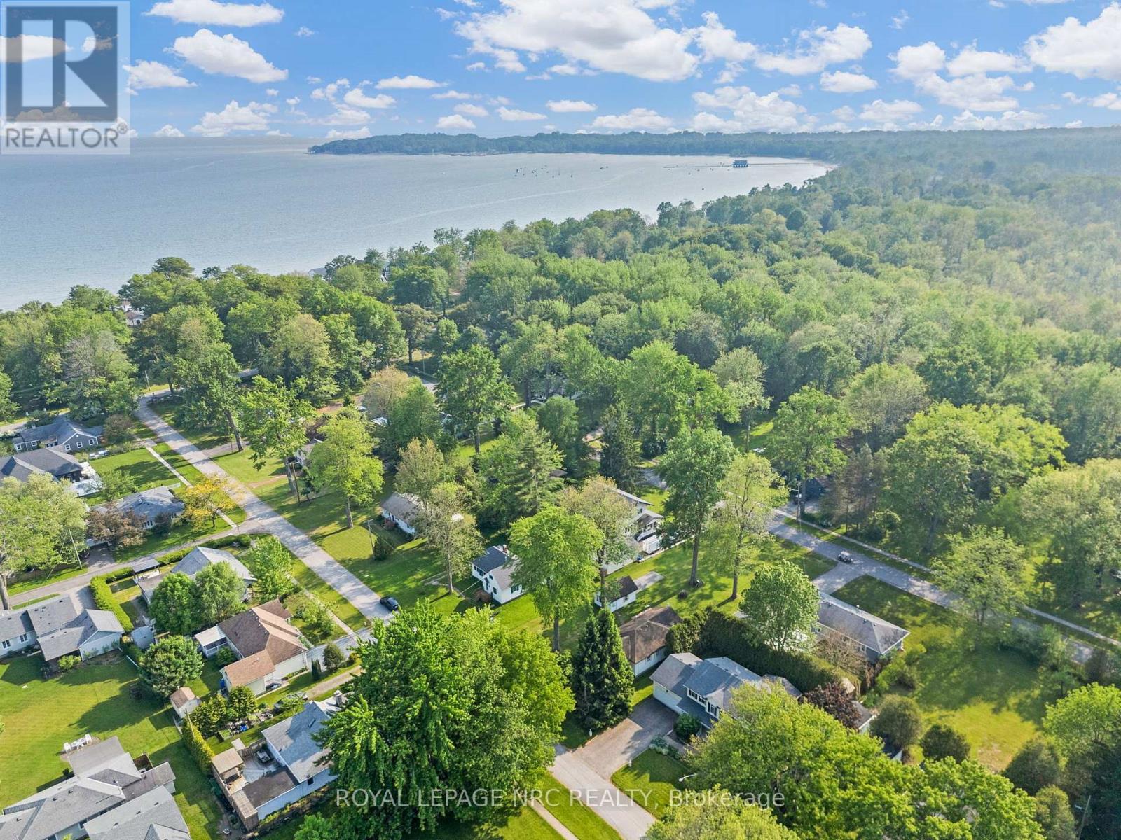












331 CHERRYHILL BOULEVARD S

,
Fort Erie (Crystal Beach),




Ontario
L0S1B0

