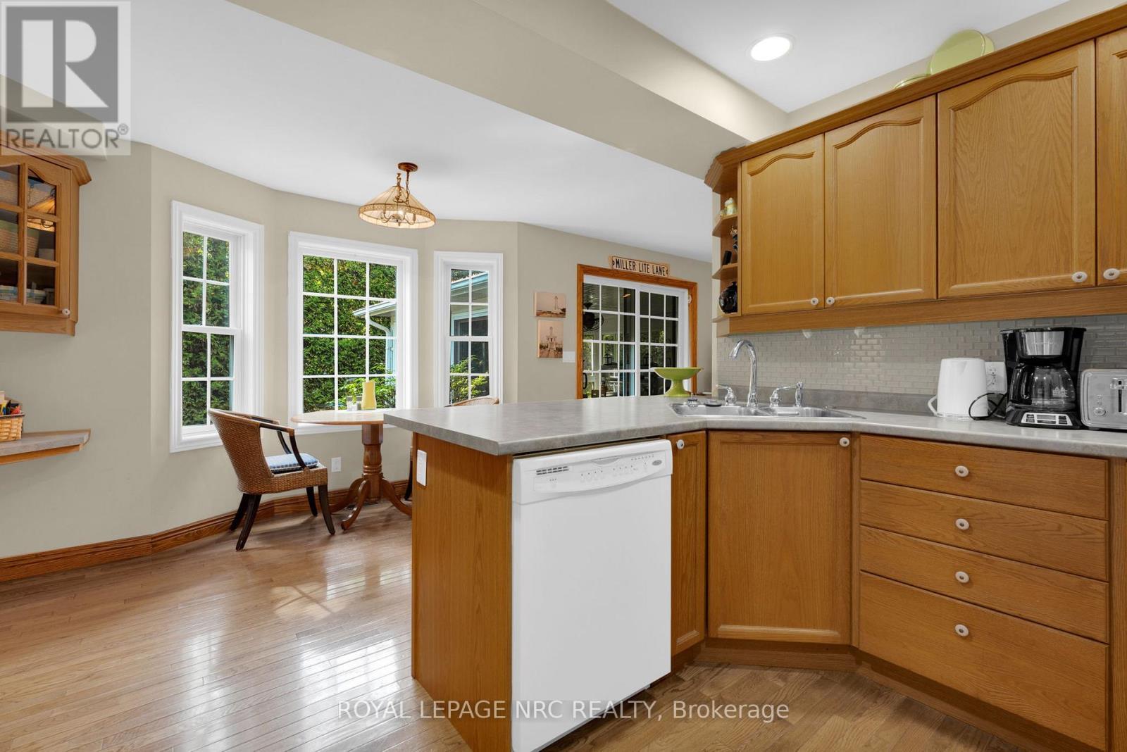 












331 CHERRYHILL BOULEVARD S

,
Fort Erie (Crystal Beach),




Ontario
L0S1B0

