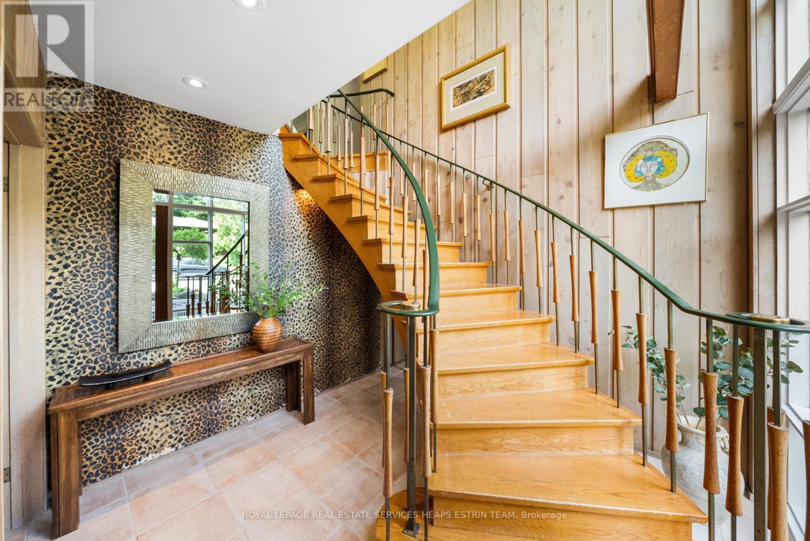 












9 AUDUBON COURT

,
Toronto,




Ontario
M2N1T8

