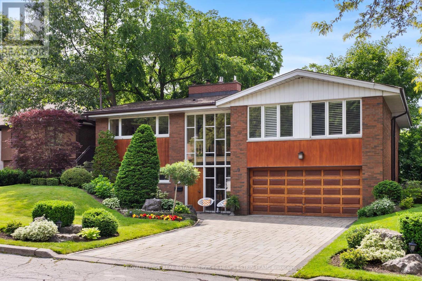 












9 AUDUBON COURT

,
Toronto,




Ontario
M2N1T8

