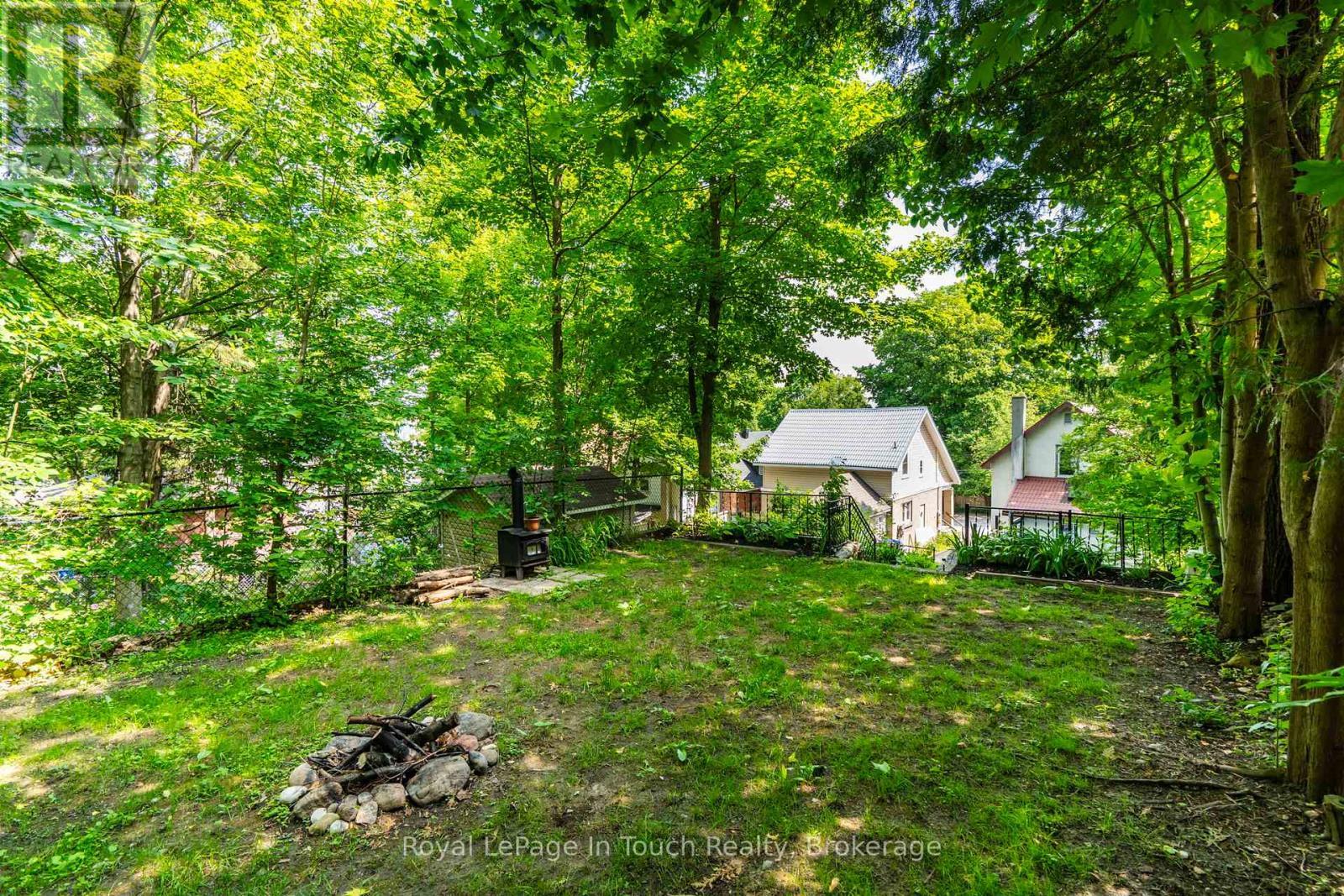 












330 THIRD STREET

,
Midland,




Ontario
L4R3S7

