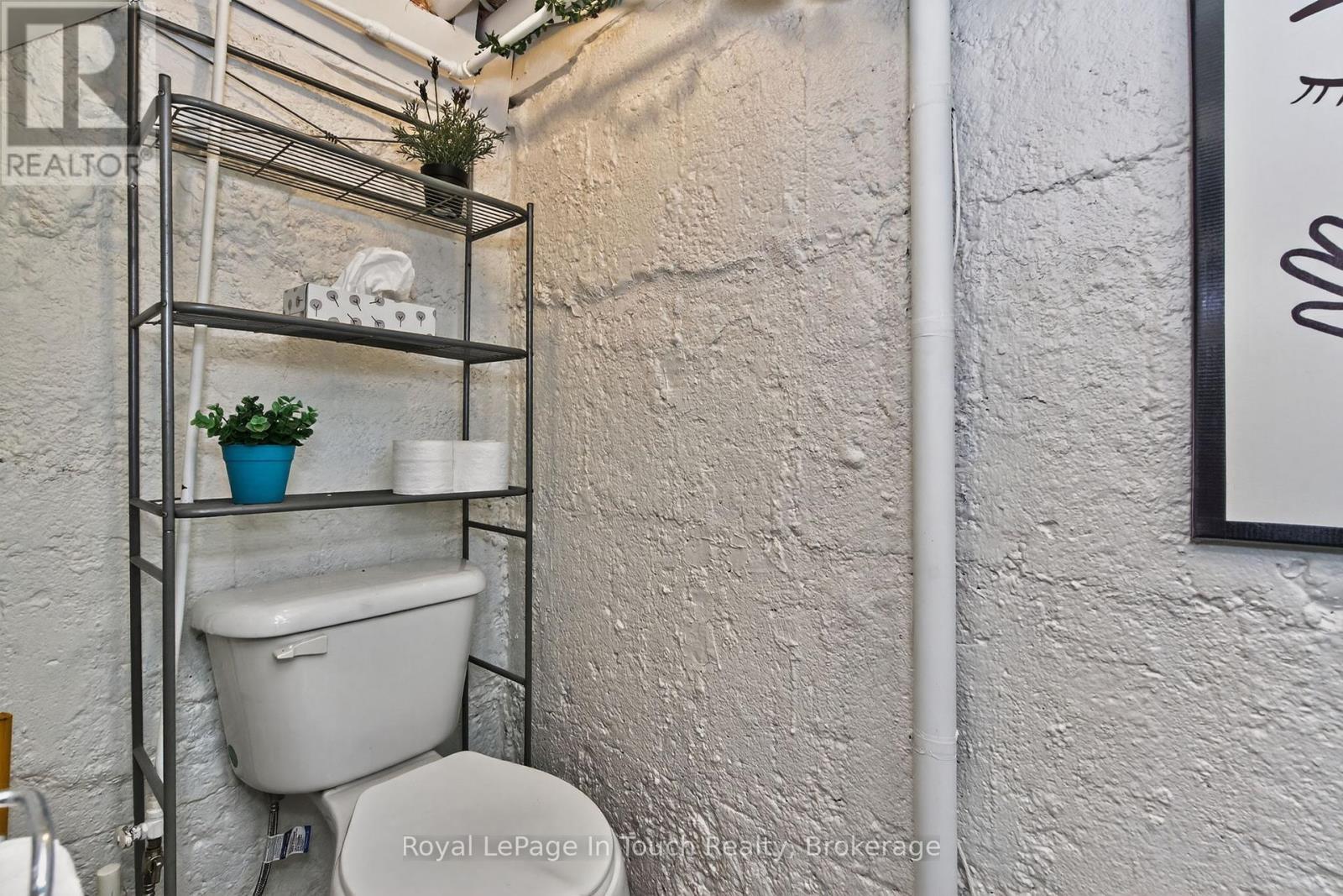 












330 THIRD STREET

,
Midland,




Ontario
L4R3S7

