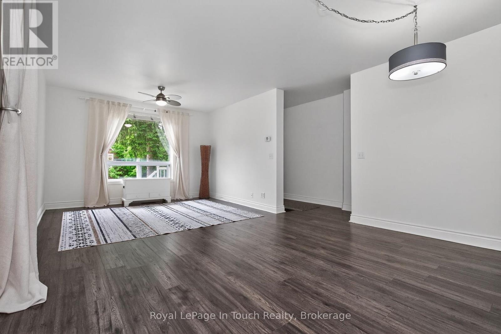 












330 THIRD STREET

,
Midland,




Ontario
L4R3S7

