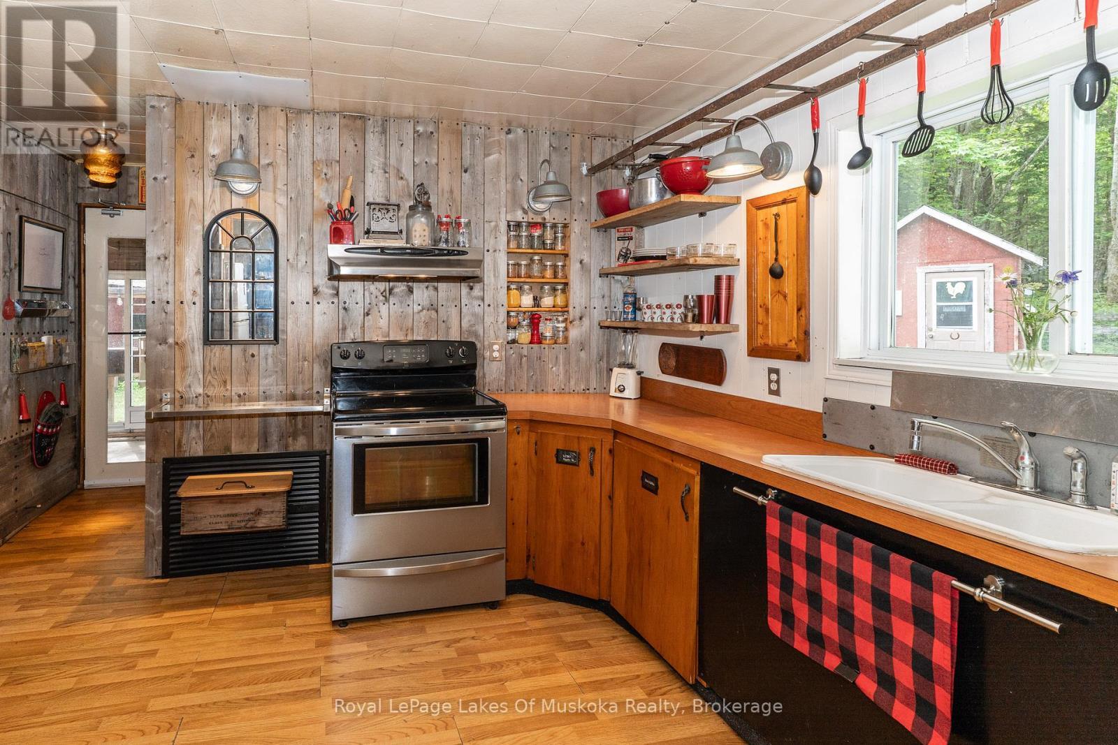 












32 OLD RAINY LAKE ROAD

,
McMurrich/Monteith (Sprucedale),




Ontario
P0A1Y0

