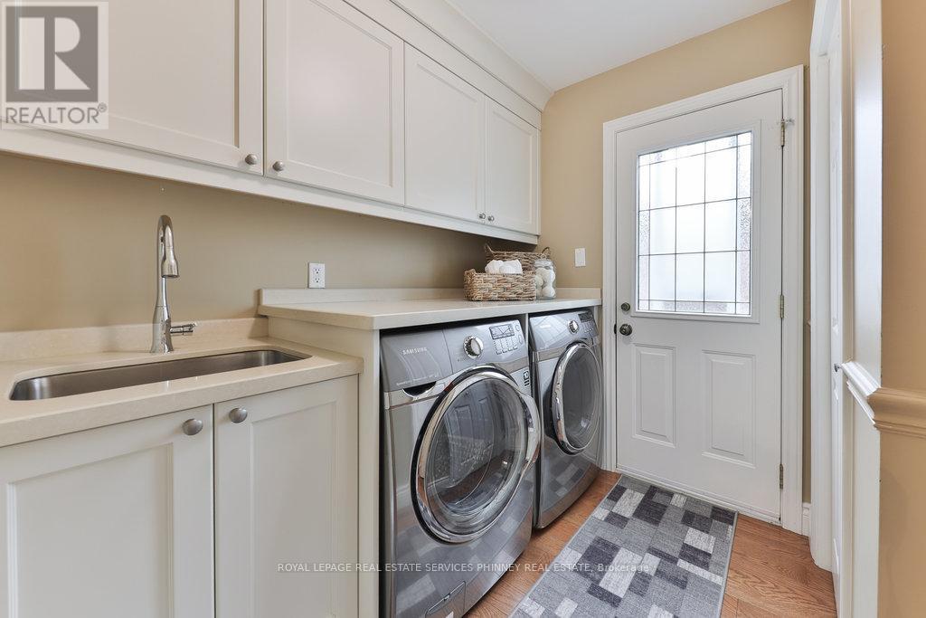 












2289 BEEJAY COURT

,
Mississauga,




Ontario
L5M2N9

