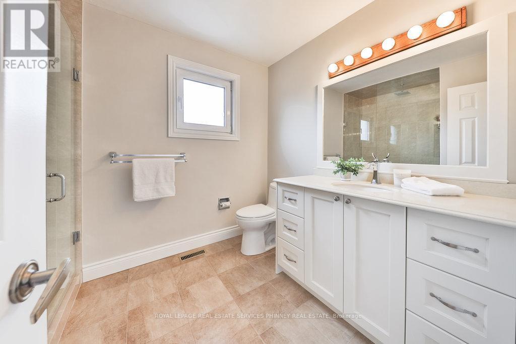 












2289 BEEJAY COURT

,
Mississauga,




Ontario
L5M2N9

