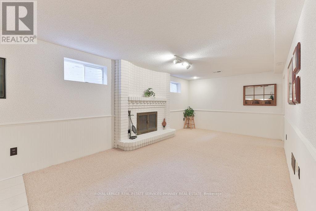 












2289 BEEJAY COURT

,
Mississauga,




Ontario
L5M2N9

