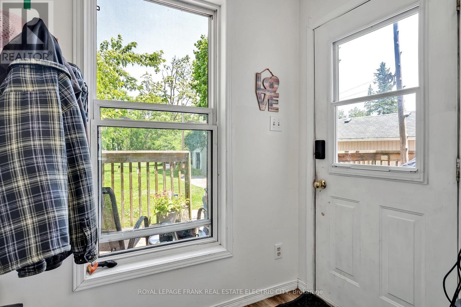 












526 ROGERS STREET

,
Peterborough East (Central),




Ontario
K9H1X2

