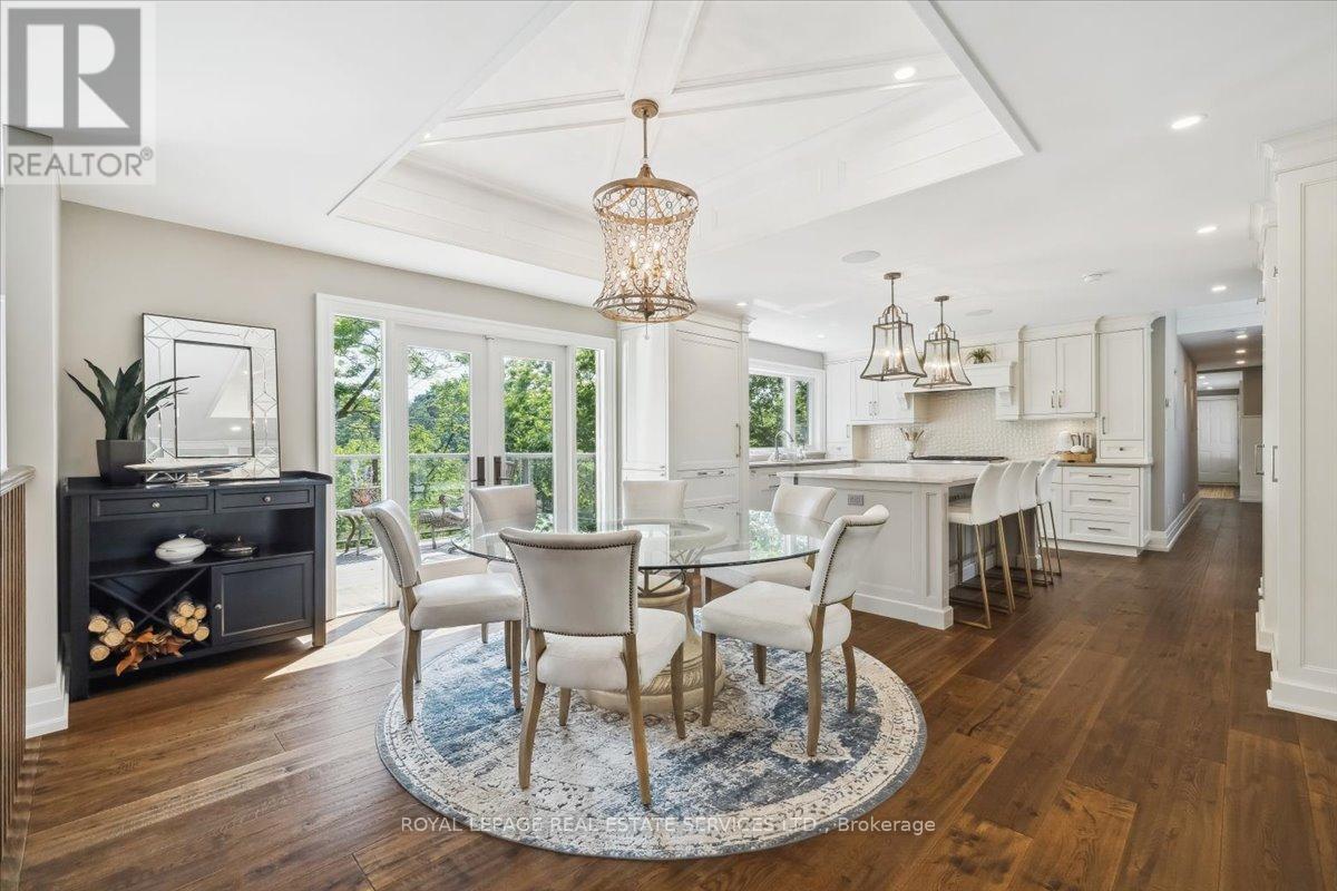 












382 TRAFALGAR ROAD

,
Oakville,




Ontario
L6J3H5

