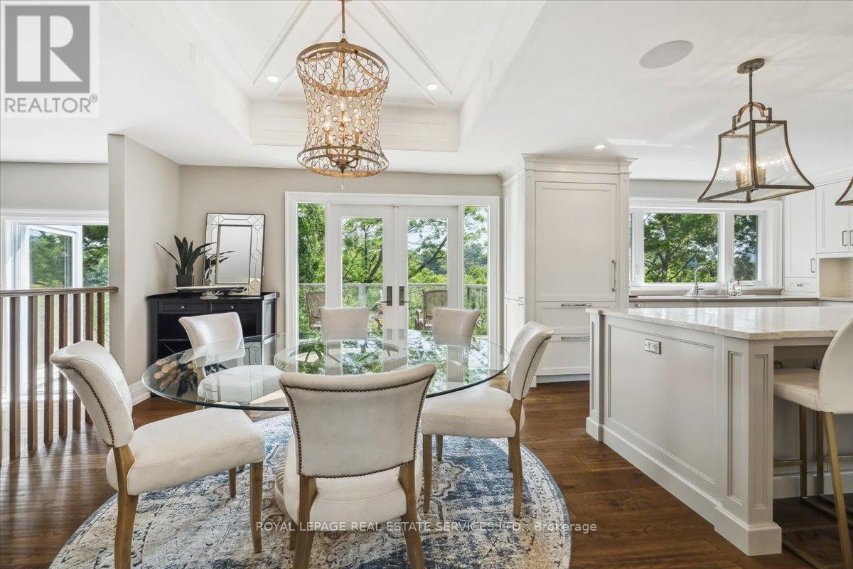 












382 TRAFALGAR ROAD

,
Oakville,




Ontario
L6J3H5

