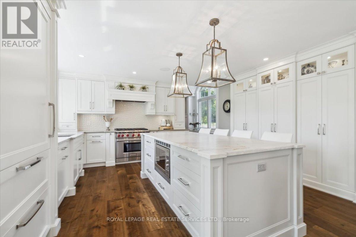 












382 TRAFALGAR ROAD

,
Oakville,




Ontario
L6J3H5

