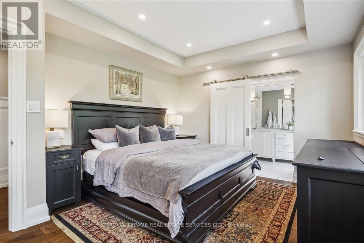 












382 TRAFALGAR ROAD

,
Oakville,




Ontario
L6J3H5

