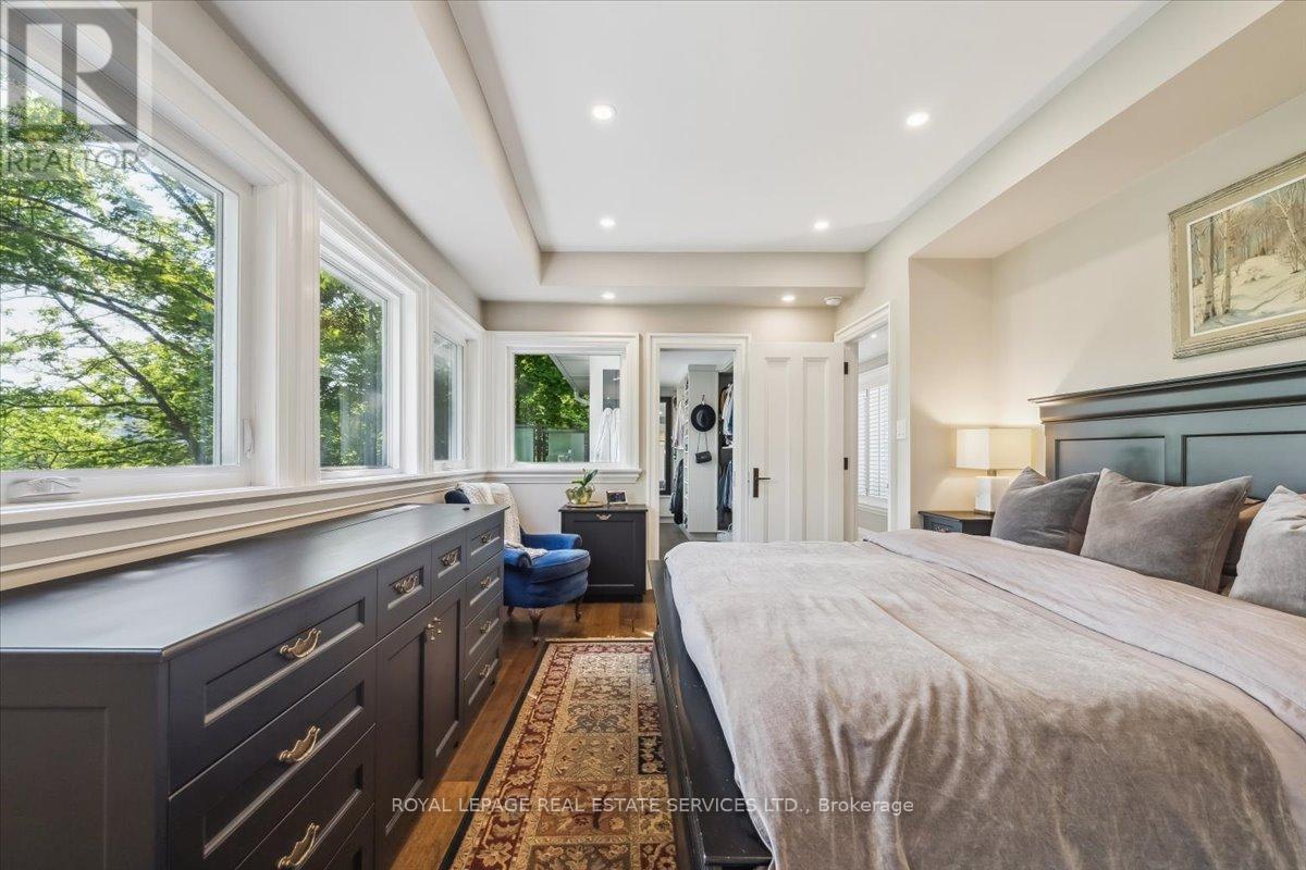 












382 TRAFALGAR ROAD

,
Oakville,




Ontario
L6J3H5

