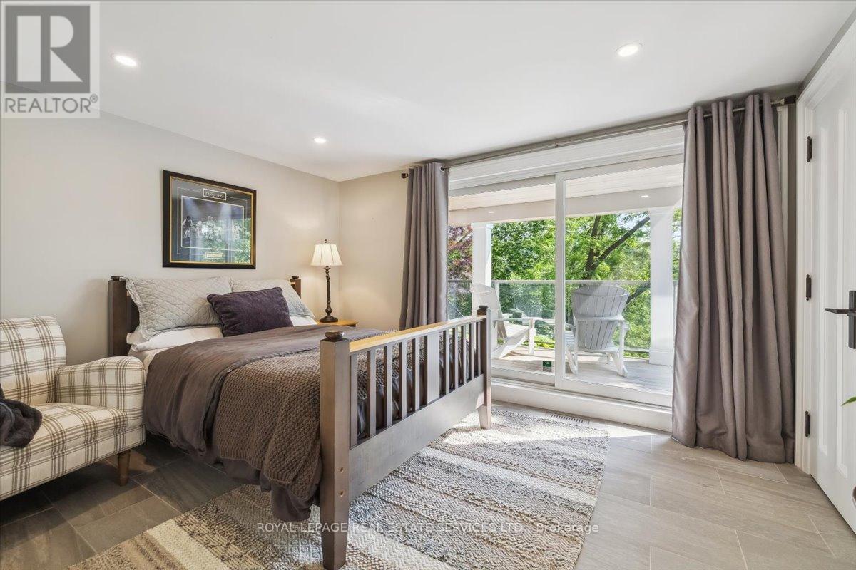 












382 TRAFALGAR ROAD

,
Oakville,




Ontario
L6J3H5

