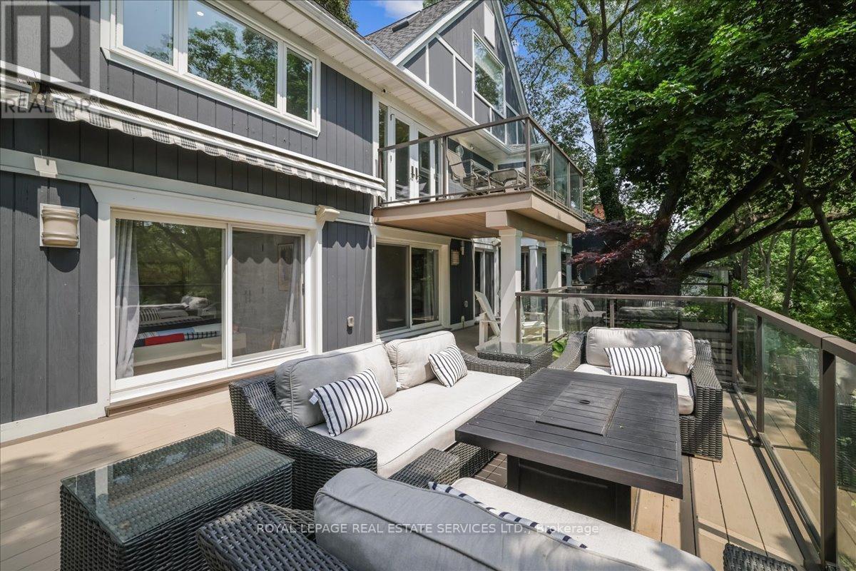 












382 TRAFALGAR ROAD

,
Oakville,




Ontario
L6J3H5

