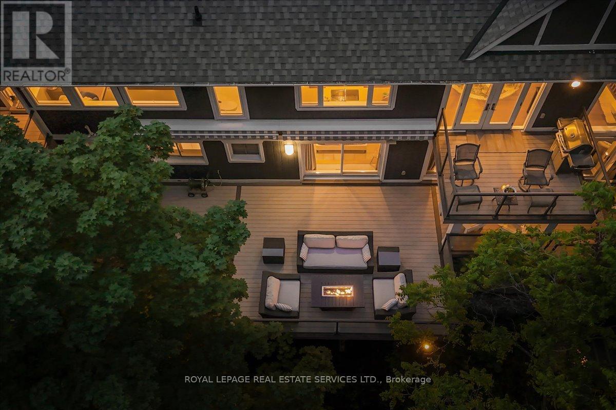 












382 TRAFALGAR ROAD

,
Oakville,




Ontario
L6J3H5

