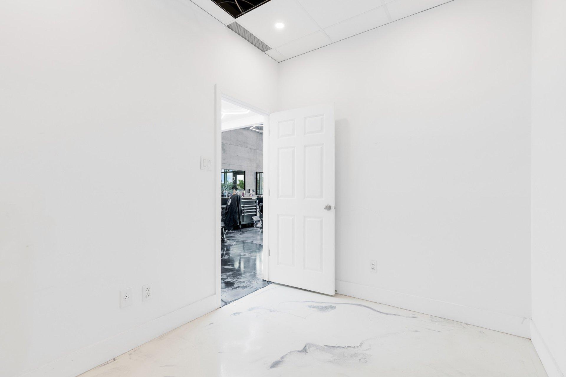 









B

 - 30A


Rue Émile-Despins

, 1,
Charlemagne,




QC
J5Z3S8

