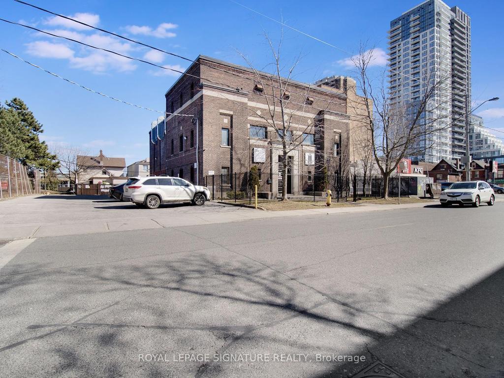 









15


CHISHOLM

Avenue,
Toronto,




ON
M4C 4V1

