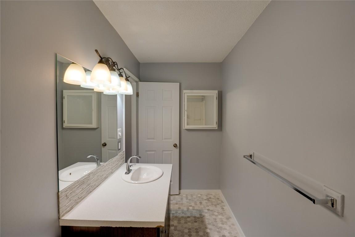 









4101


Alexis Park

Drive, 204,
Vernon,




BC
V1T 6H2

