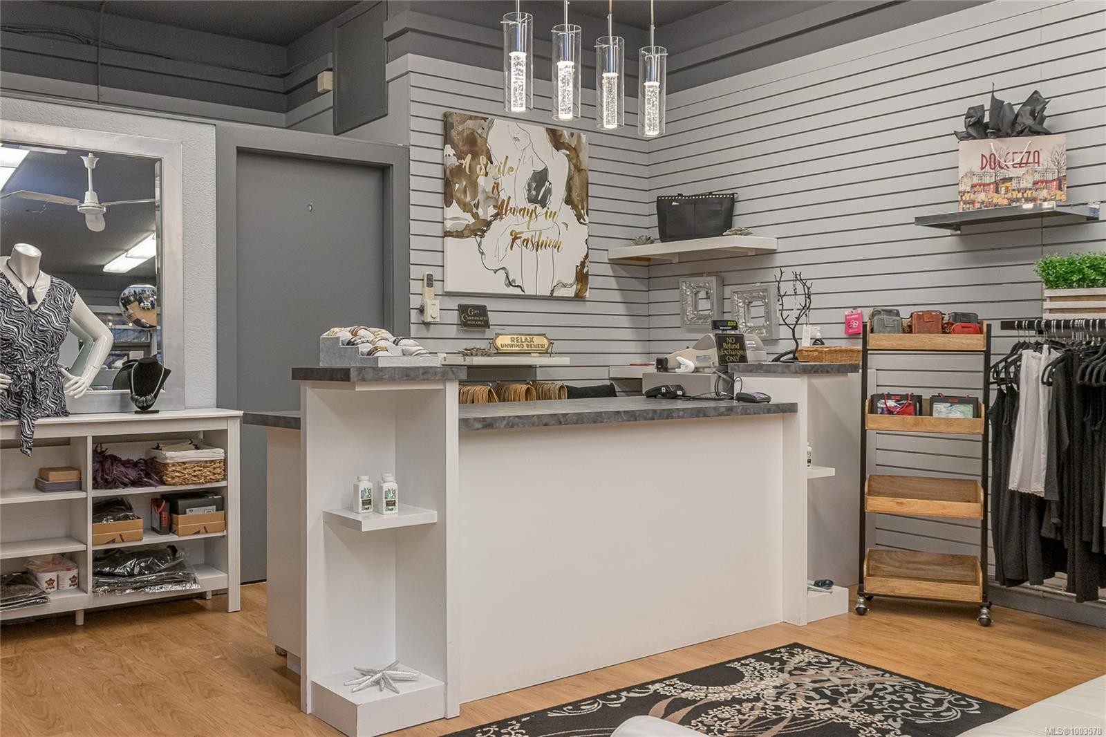 









702


Memorial

Ave, C,
Qualicum Beach,




BC
V9K 1S8

