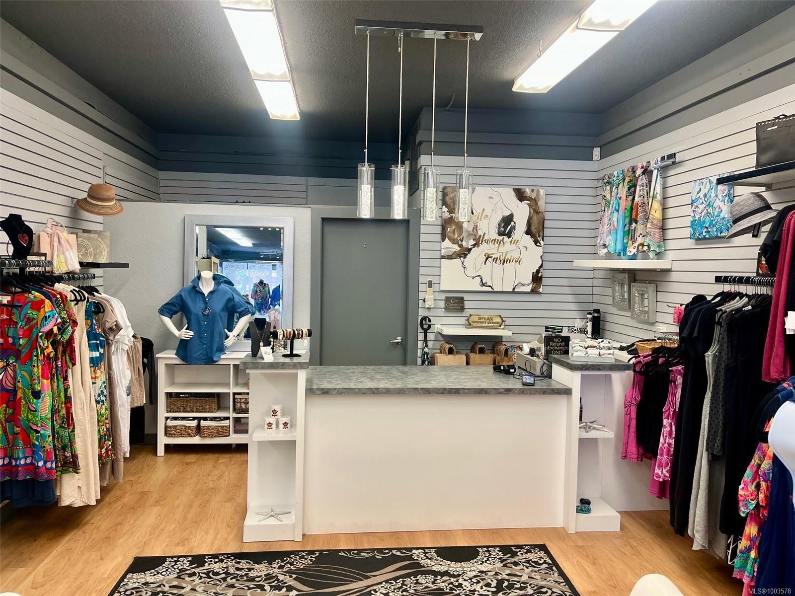 









702


Memorial

Ave, C,
Qualicum Beach,




BC
V9K 1S8

