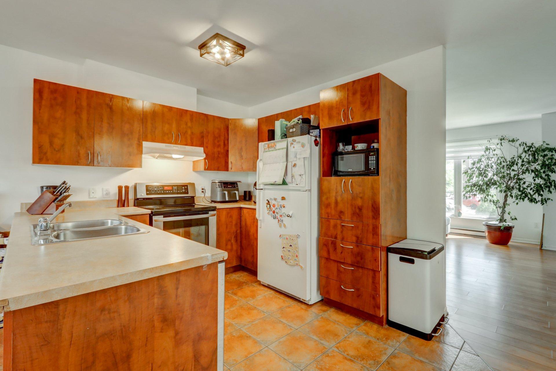 









2452

 - 2458


Rue Schulz

,
Saint-Jérôme,




QC
J7Y5B4

