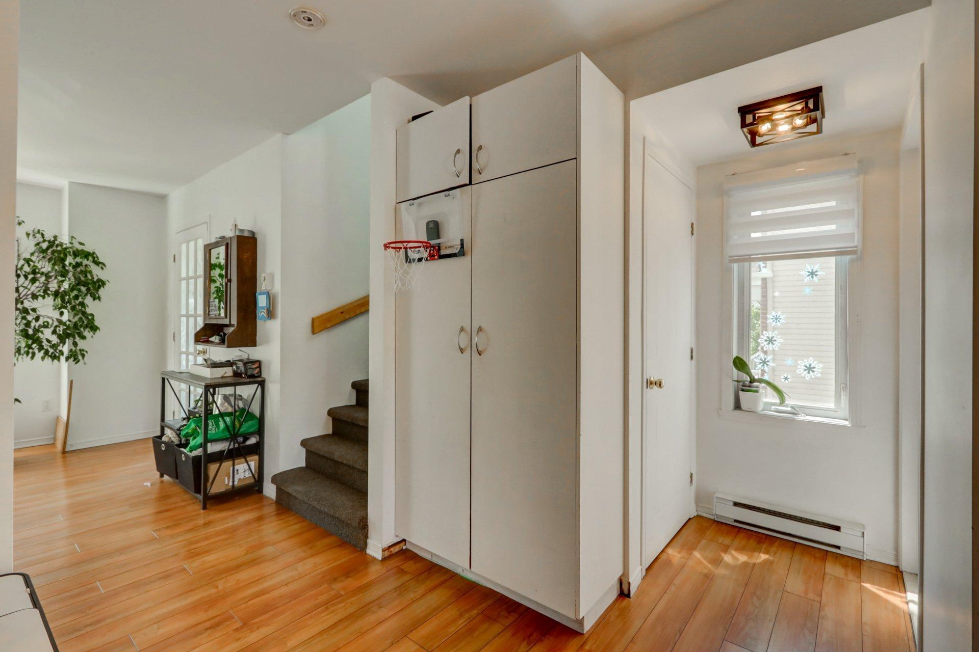 









2452

 - 2458


Rue Schulz

,
Saint-Jérôme,




QC
J7Y5B4

